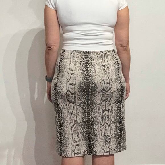 St. John Python Print Midi Skirt Sz 12 - Picture 9 of 11